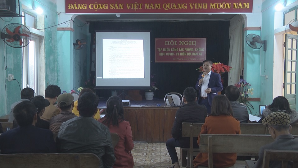 Tập huấn phòng chống dịch đường hô hấp cấp vi rút Covid - 19 trên địa bàn xã Cẩm Nhượng
