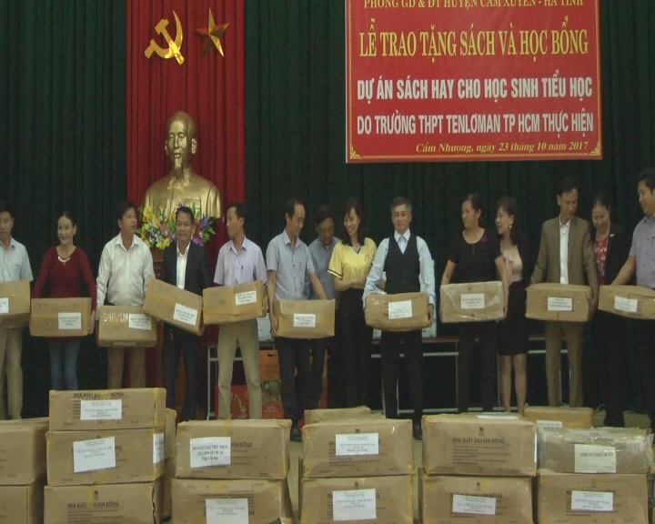 Dự án sách hay cho học sinh Tiểu học do trường THPT TELƠMAN tại thành phố Hồ Chí Minh tặng 6 ngàn 750 cuốn sách với tổng số tiền gần 150 triệu đồng cho 27 trường Tiểu học trong toàn huyện
