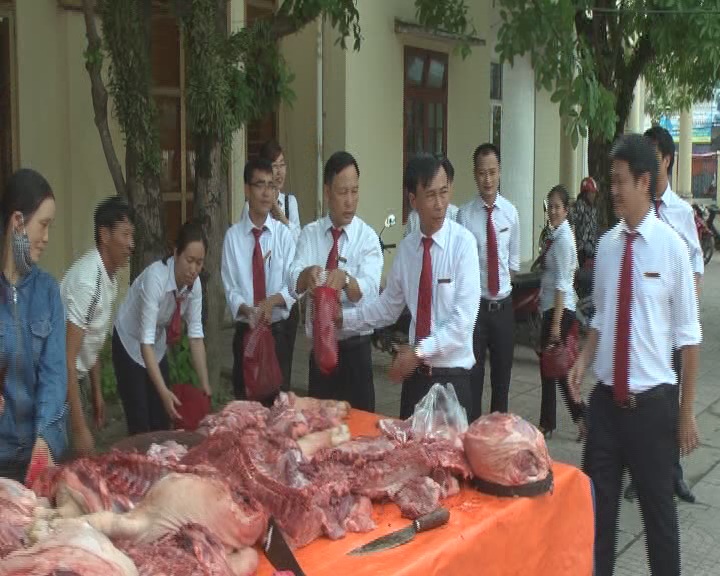 Cẩm Xuyên triển khai thực hiện các giải pháp tháo gỡ khó khăn cho người chăn nuôi lợn