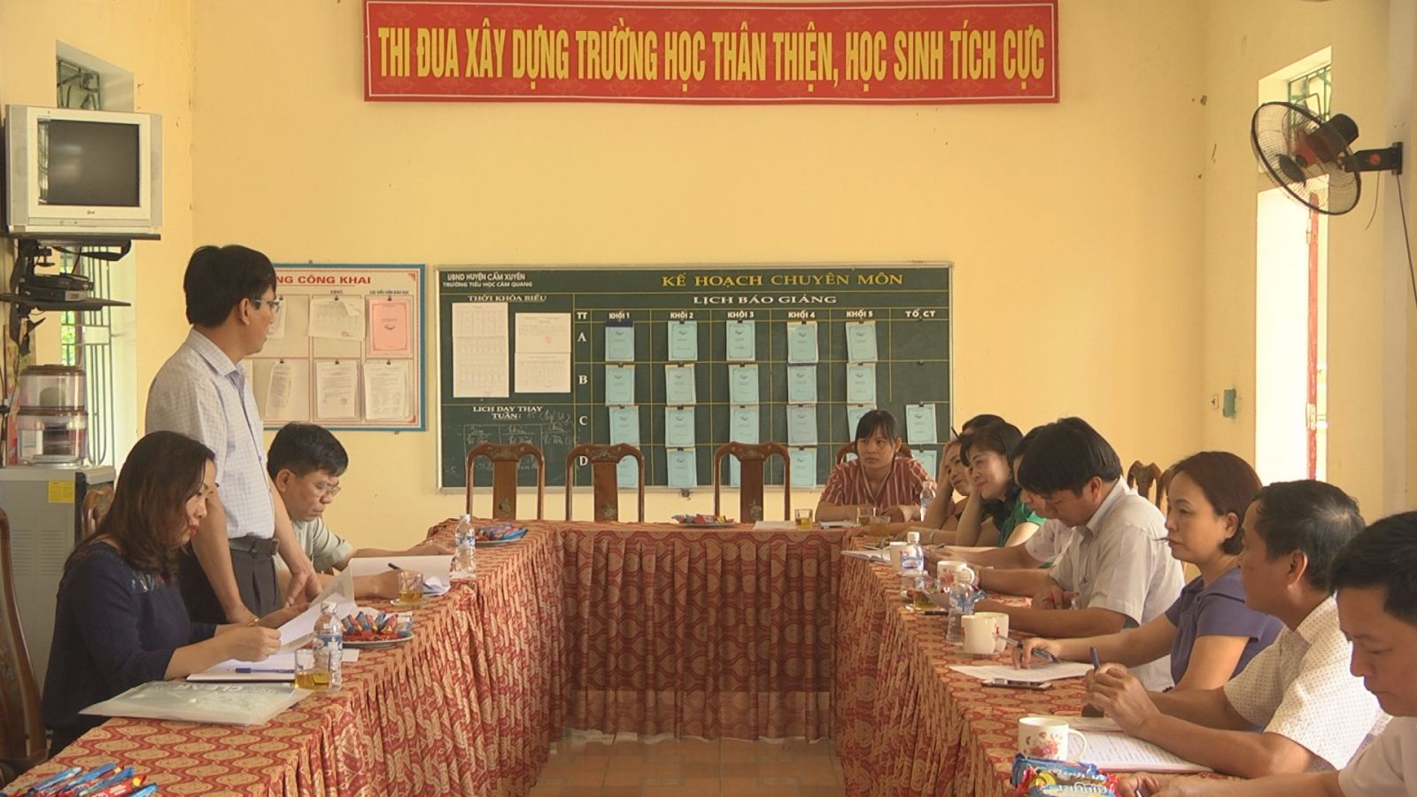 Đoàn công tác liên ngành tỉnh Hà Tĩnh đã tổ chức kiểm tra, rà soát, đánh giá thực trạng thu và quản lý sử dụng các khoản thu trong các cơ sở giáo dục công lập tại huyện Cẩm Xuyên