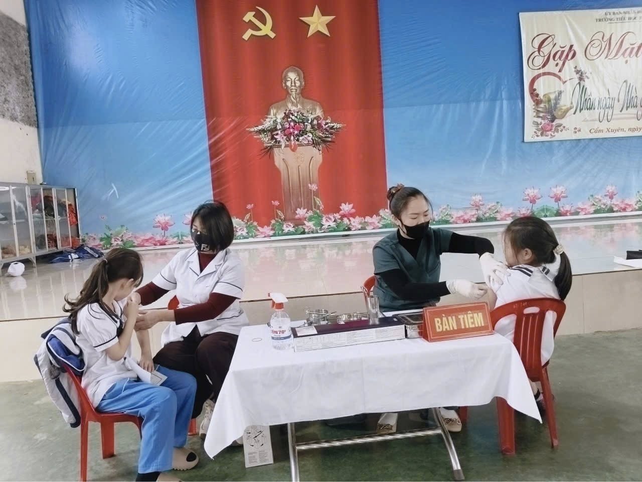 Tiêm vắc xin TD cho học sinh lớp 2 – Chung tay bảo vệ sức khỏe trẻ em
