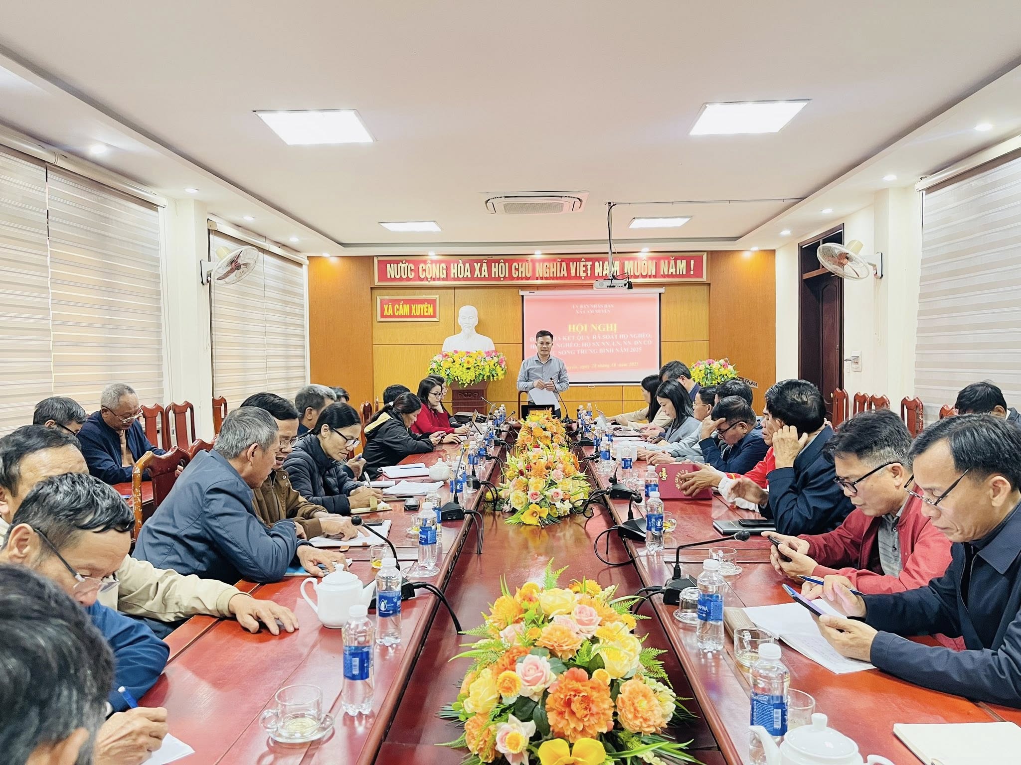 UBND xã Cẩm Xuyên tổ chức hội nghị thông qua kết quả rà soát sơ bộ hộ nghèo, cận nghèo năm 2025 