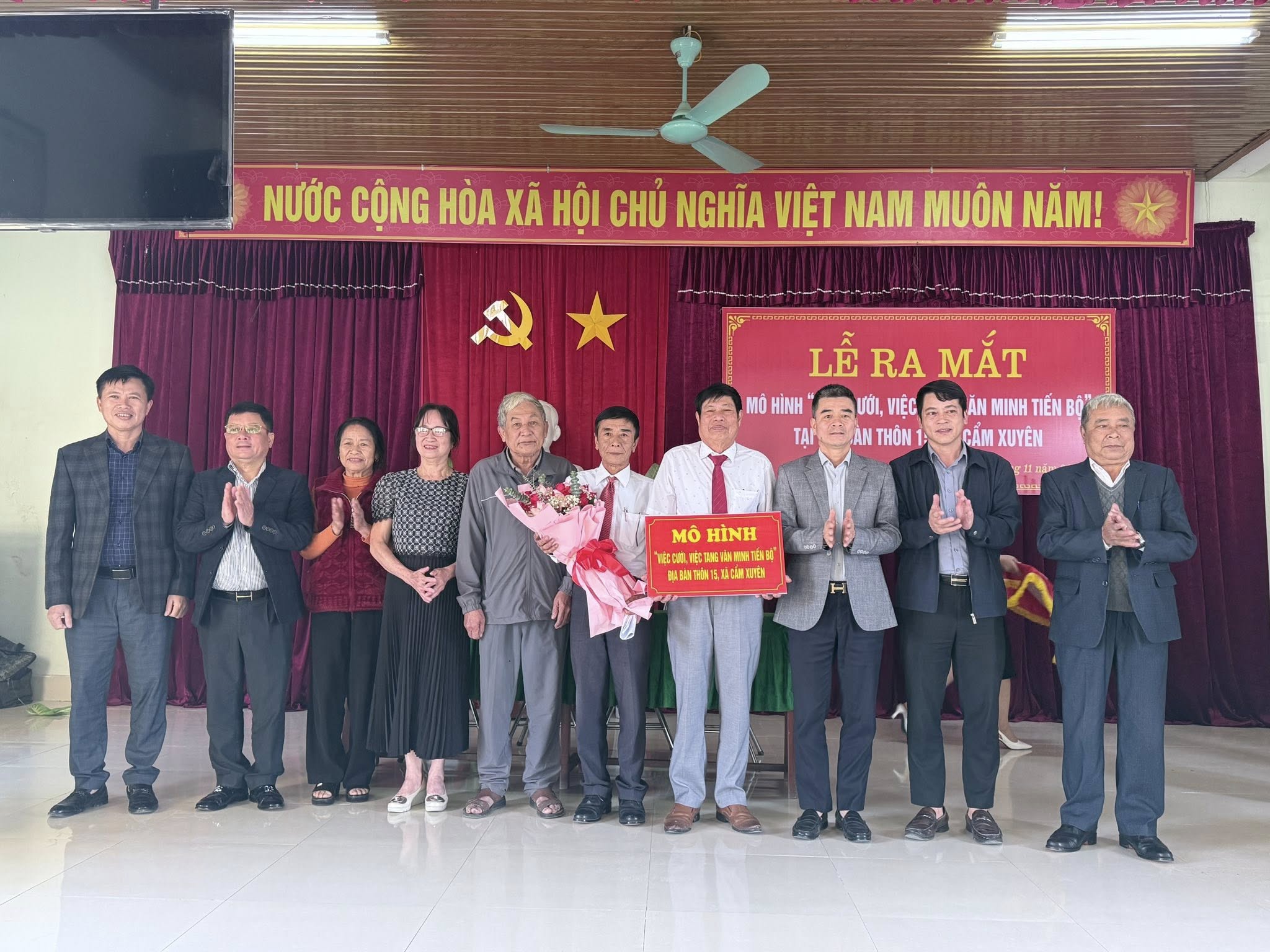 Xã Cẩm Xuyên ra mắt mô hình việc cưới, việc tang văn minh tiến bộ và tuyên truyền đảm bảo ANTT trên địa bàn.