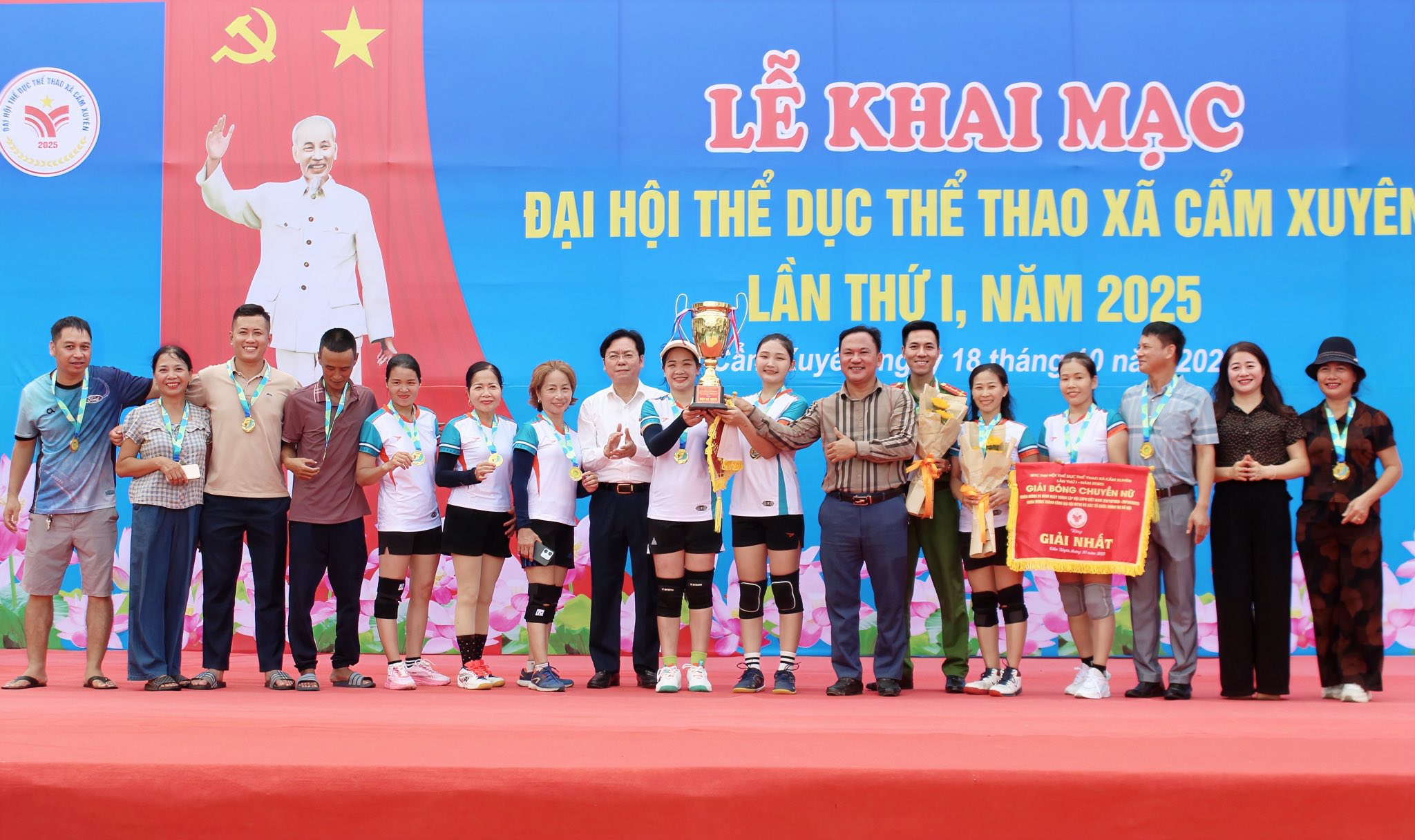 Sôi nổi, hấp dẫn giải Bóng chuyền nữ xã Cẩm Xuyên năm 2025 