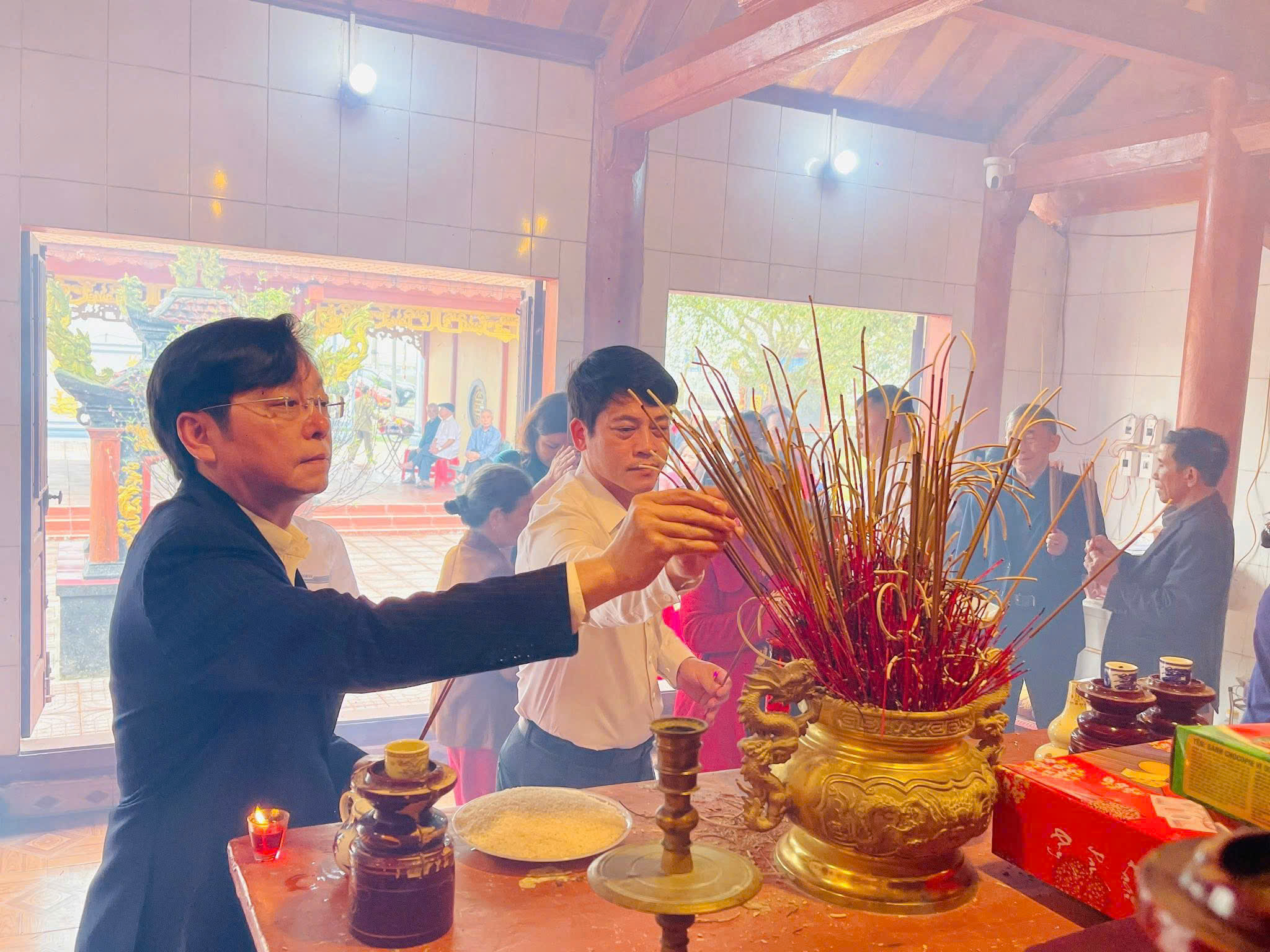 Di tích lịch sử cấp tỉnh Đền Hữu Quyền