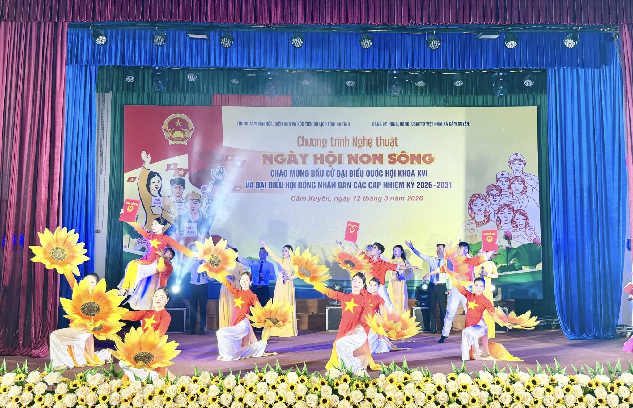 Xã Cẩm Xuyên tổ chức chương trình nghệ thuật tuyên truyền “ngày hội non sông”.