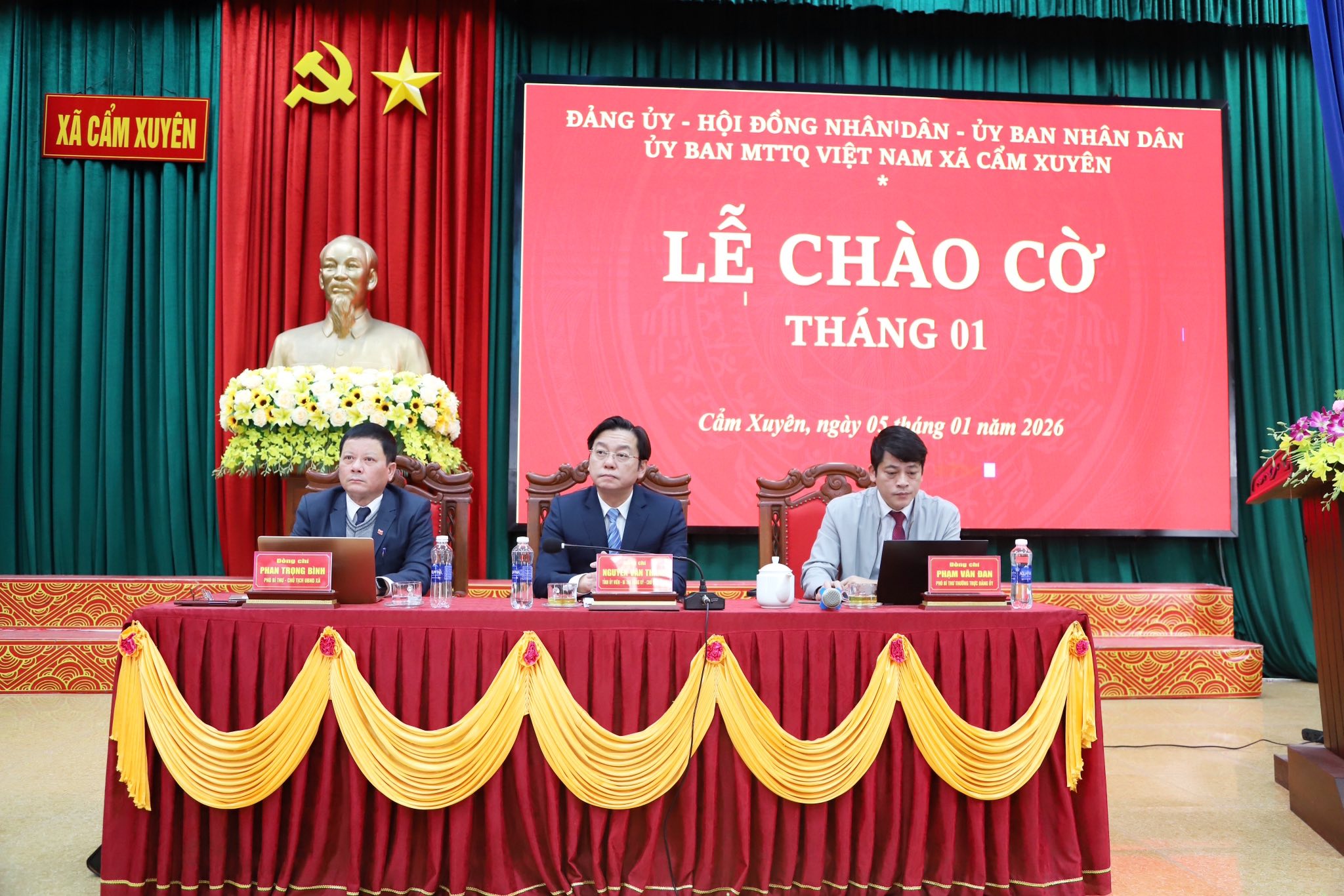 XÃ CẨM XUYÊN  TRANG TRỌNG TỔ CHỨC LỄ CHÀO CỜ ĐẦU THÁNG 1 NĂM 2026