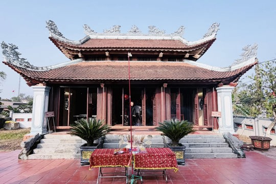 Đền Cẩm Bào - nơi lưu giữ dấu ấn và công lao công chúa Lê Bà. 
