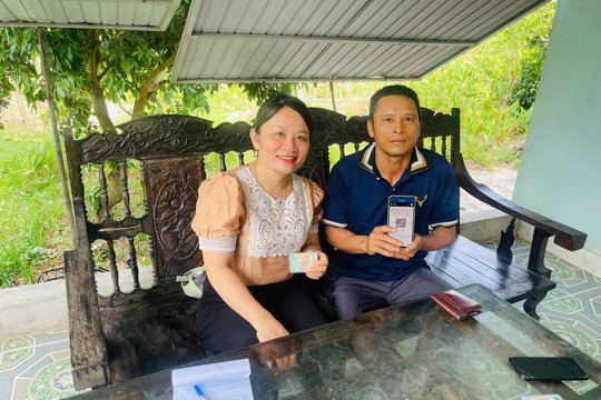 Xã Cẩm Xuyên ra quân “Ngày thứ 7 hỗ trợ chuyển đổi số” tại thôn