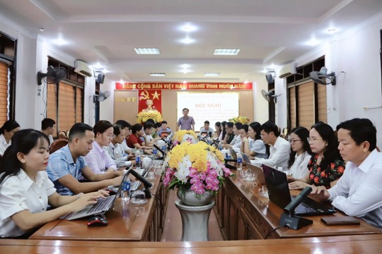 Ban Chấp hành Đảng bộ xã Cẩm Xuyên hội nghị đánh giá tình hình thực hiện công tác xây dựng Đảng và thực hiện nhiệm vụ chính trị 6 tháng đầu năm 2026