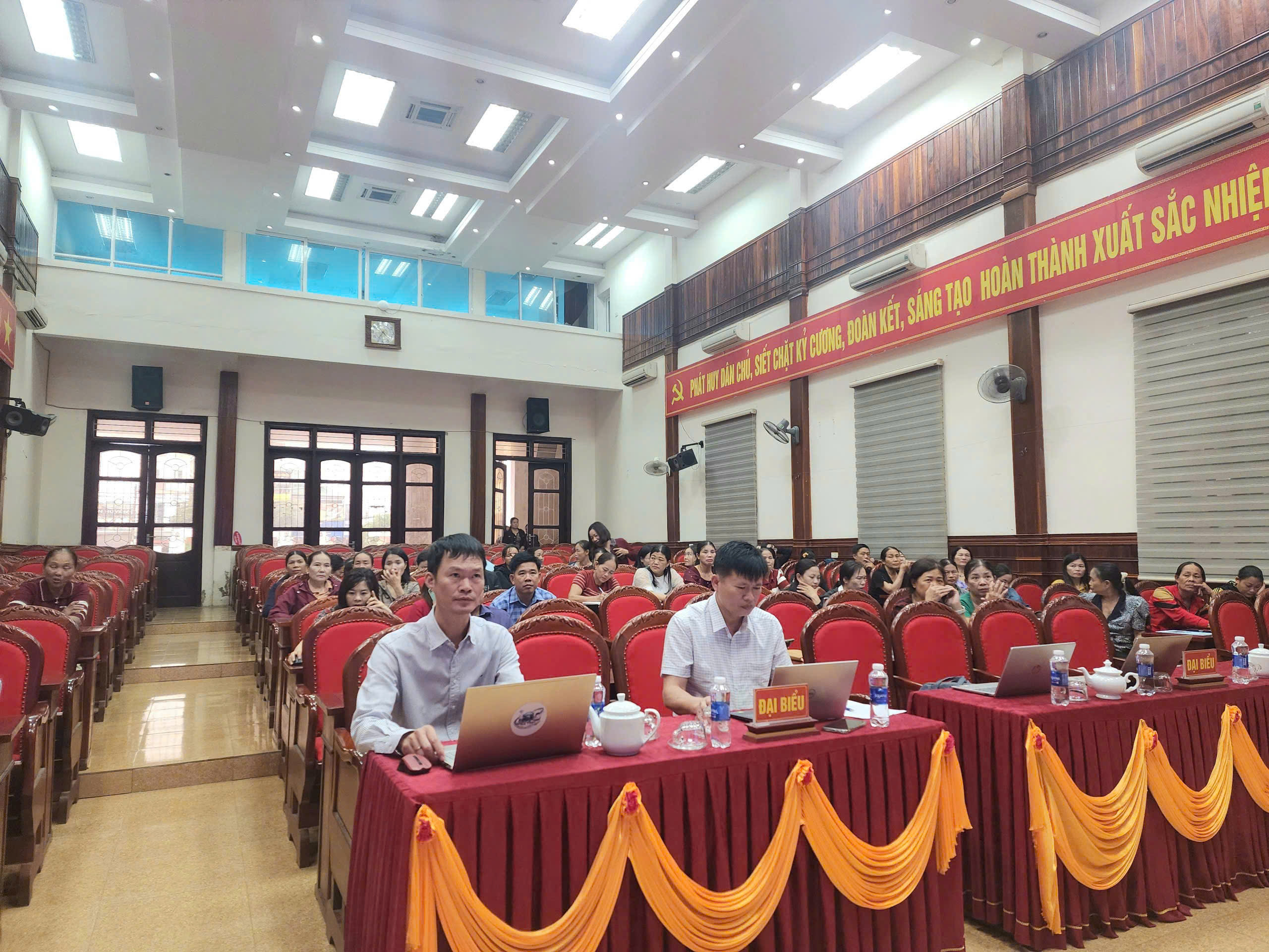 Xã Cẩm Xuyên tổ chức tập huấn nâng cao nhận thức, kỹ năng chuyển đổi số cho người dân năm 2026