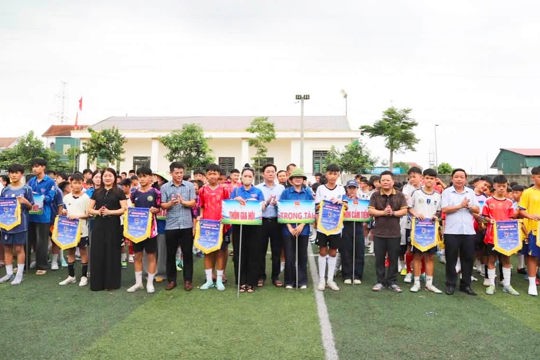 Xã Cẩm Xuyên khai mạc giải bóng đá Thiếu niên hè năm 2026