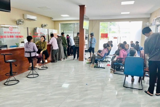 Trung tâm Phục vụ hành chính công xã Cẩm Xuyên tổ chức làm việc vào ngày thứ Bảy phục vụ Nhân dân. 