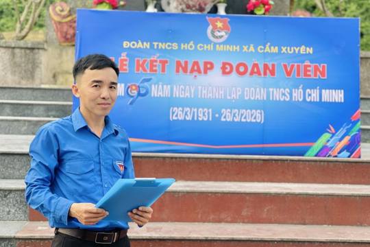 Lễ kết nạp đoàn viên mới tại Nghĩa trang Liệt sĩ Rú Hội - Khắc sâu tinh thần trách nhiệm và lý tưởng 