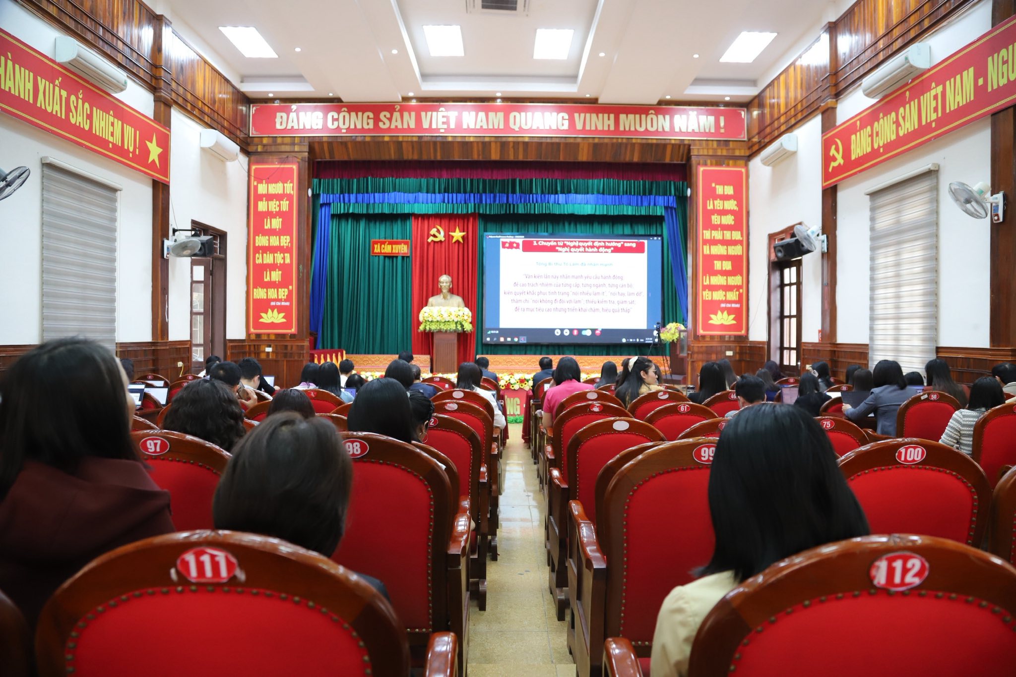 Đảng ủy xã Cẩm Xuyên tổ chức nghiêm túc nghiên cứu, học tập, quán triệt triển khai thực hiện Nghị quyết Đại hội XIV của Đảng