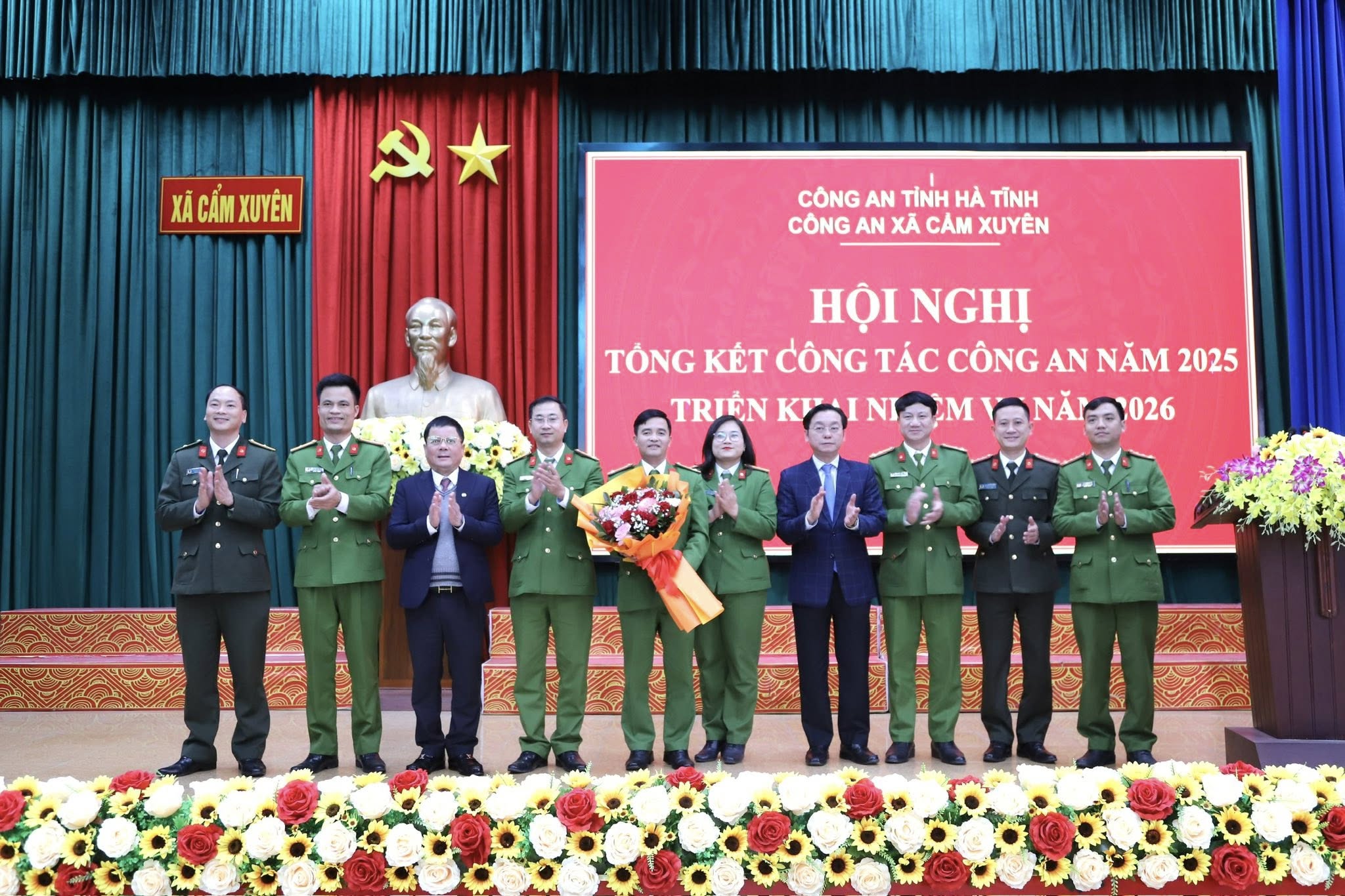 Công an xã Cẩm Xuyên Tổng kết công tác Công an và triển khai nhiệm vụ năm 2026. 