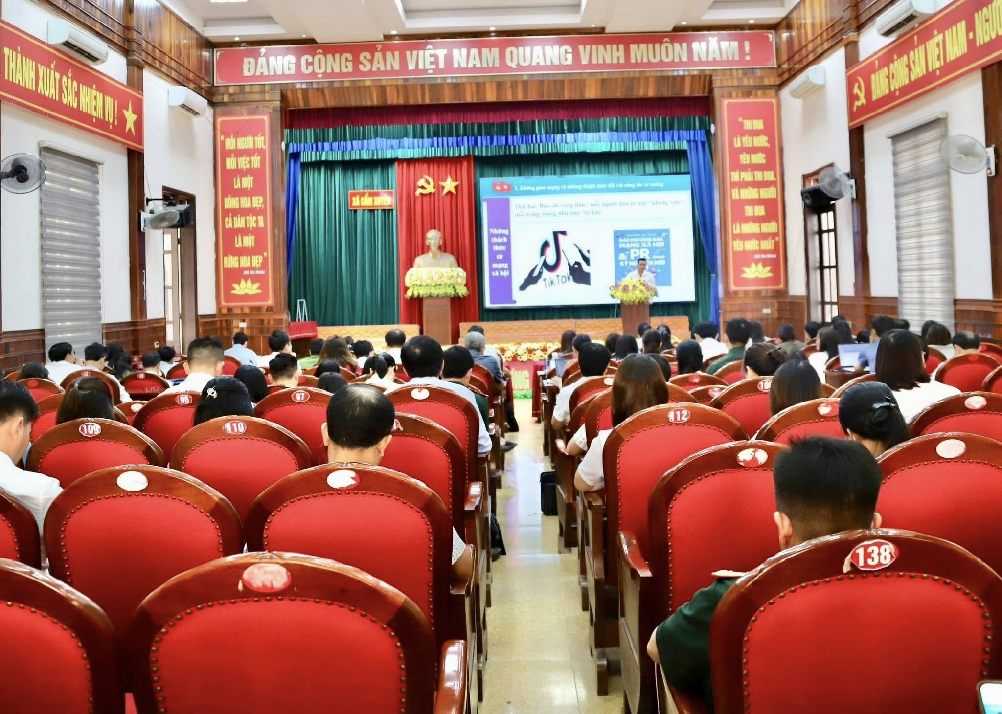 Tập huấn nghiệp vụ công tác bảo vệ nền tảng tư tưởng của Đảng 