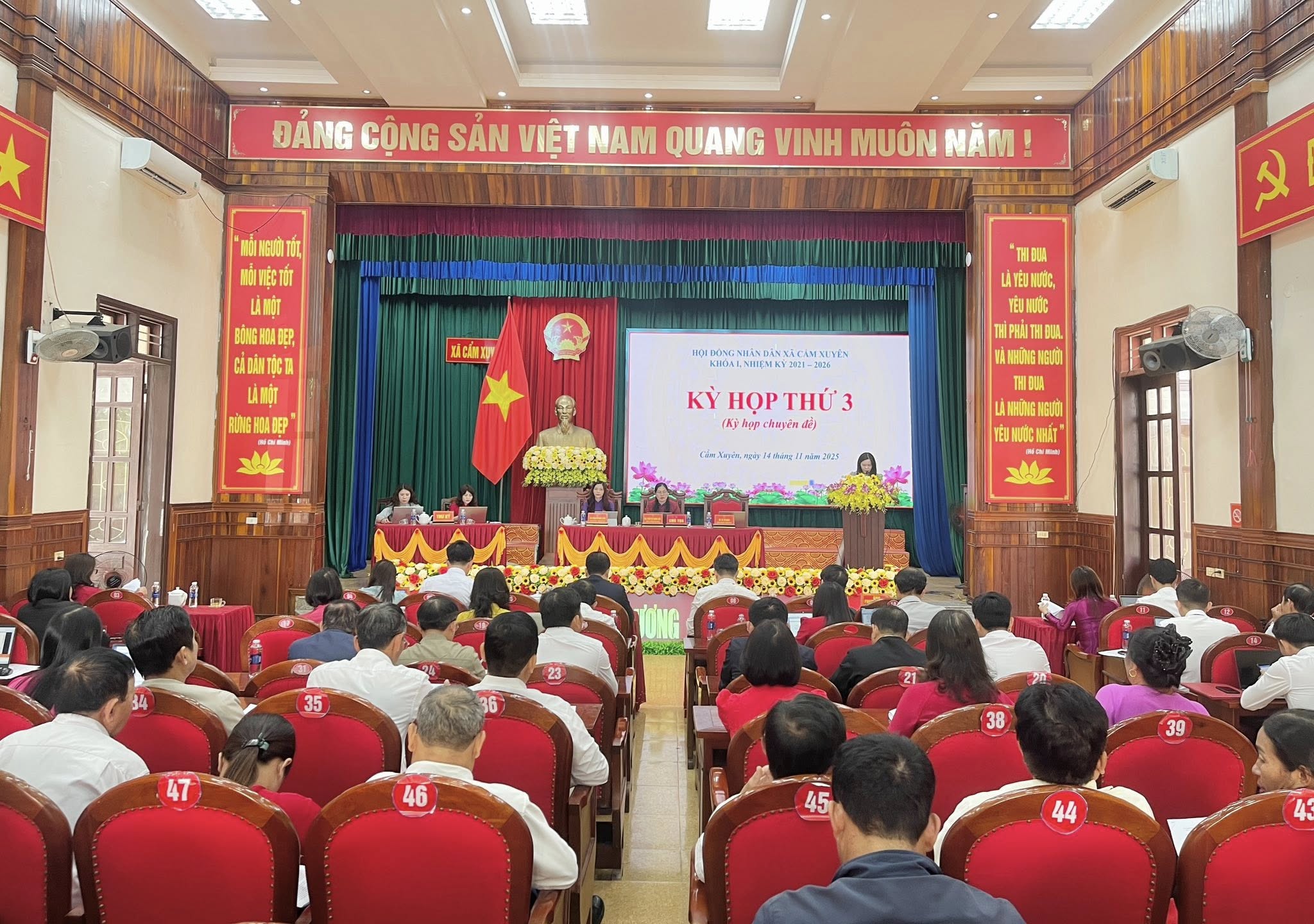 Thường trực HĐND xã Cẩm Xuyên tổ chức kỳ họp thứ 3 (kỳ họp chuyên đề) 