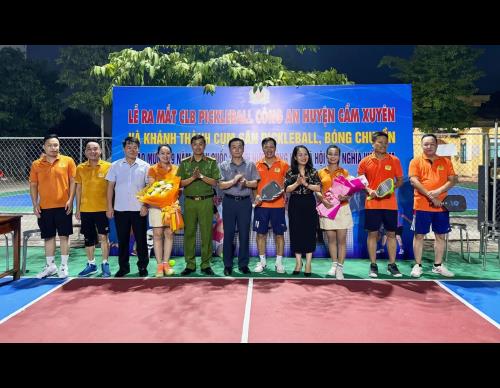 Công an huyện Cẩm Xuyên vừa tổ chức lễ khánh thành Cụm sân Pickleball, bóng chuyền và ra mắt Câu lạc bộ Pickleball. 